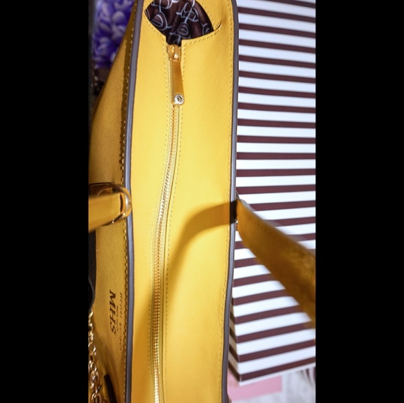 HENRI BENDEL WEST 57th EAST/WEST CHARM TOTE - Picture 3 of 4